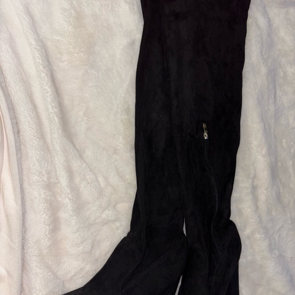 Black Over-the-Knee Suede Boots